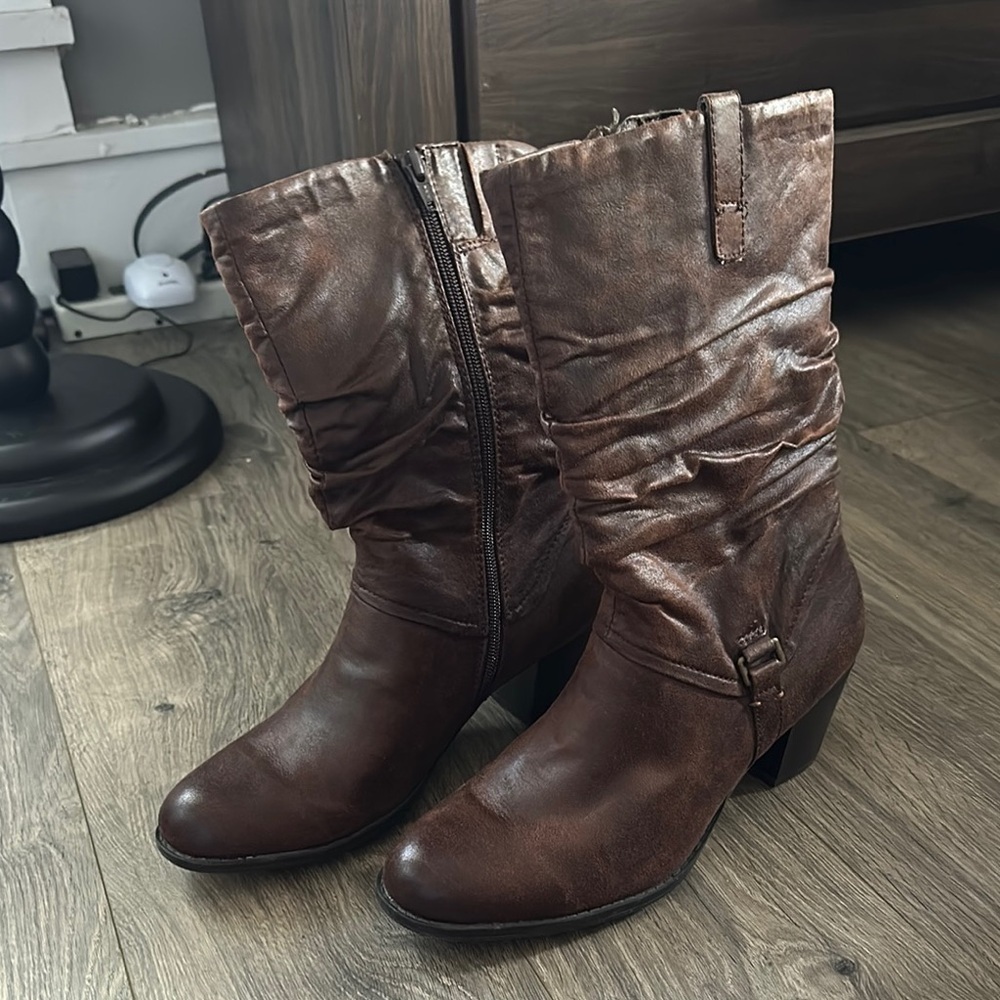 Yuu Brown Heeled Boots Womens size 9.5